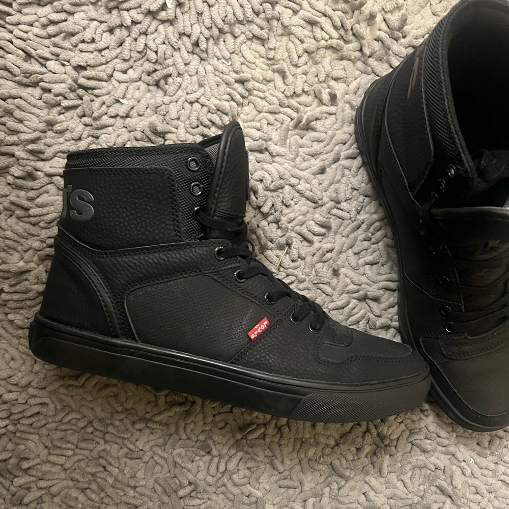 Levi high top